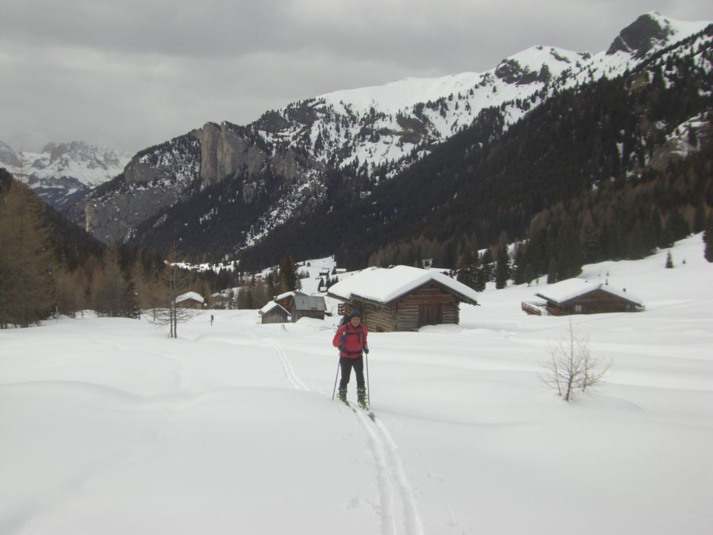 skialp-snicolo_02 Past the hut the valley is still flat for a couple of Km, then becomes very steep